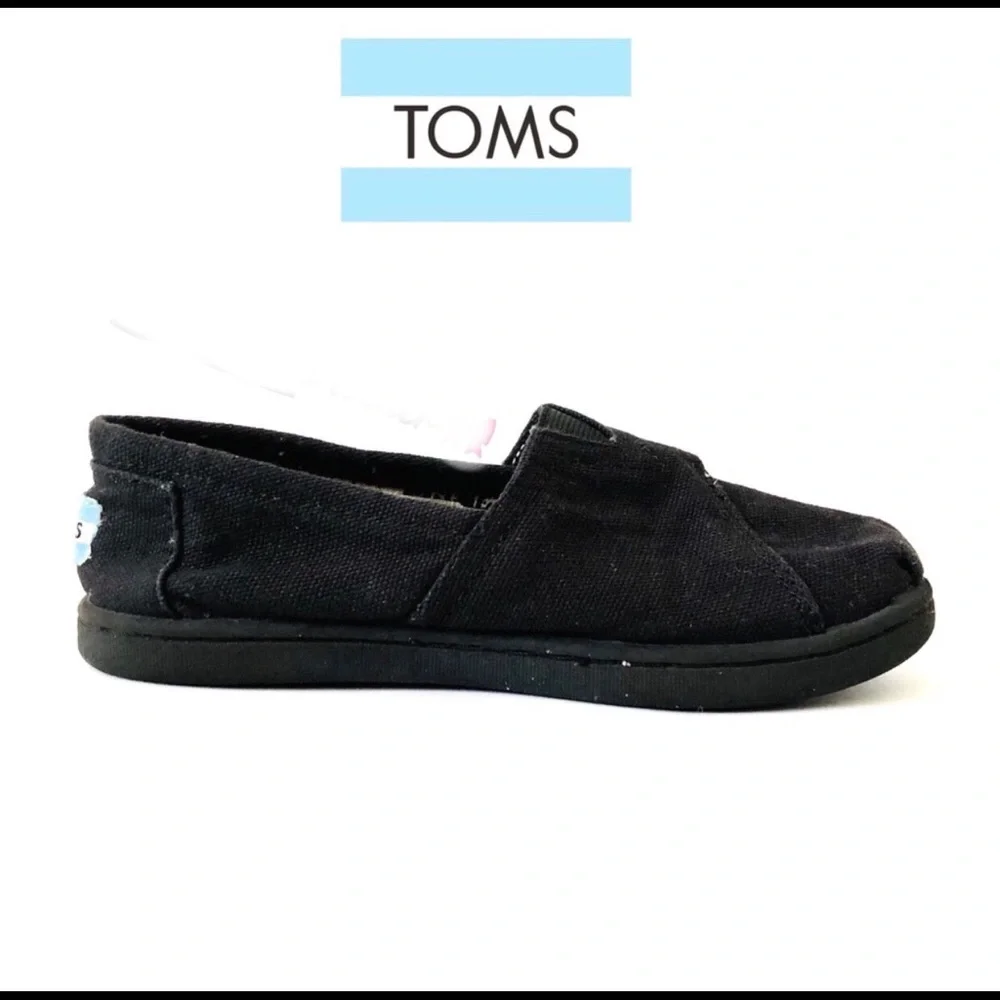 Girl TOMS Shoes